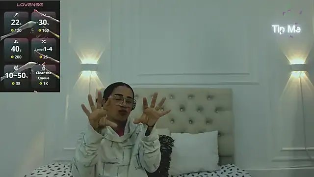 charlotte_dante212 on StripChat