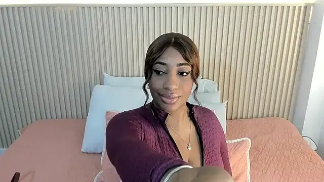 charlottebrowns_ on StripChat