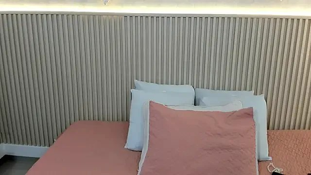 charlottebrowns_ on StripChat