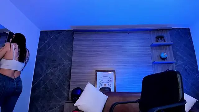 charlottewhitte on StripChat