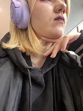 Cherry___Blossom on StripChat