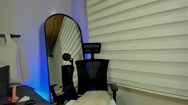 cherry_bunnyx on StripChat