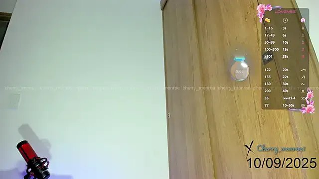 Freechat cherry_monroe1 on StripChat