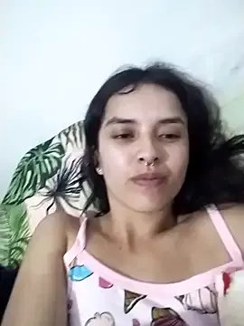 Cherrybombs_ on StripChat