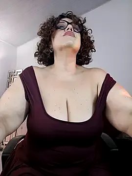 Cherryboobss on StripChat