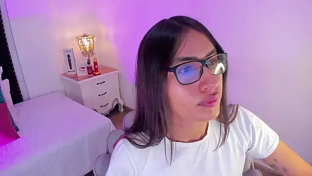 cherrylady_02 on StripChat