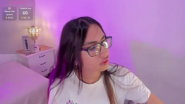 cherrylady_02 on StripChat