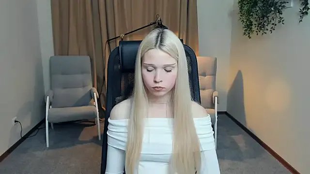 CherrylHolme on StripChat