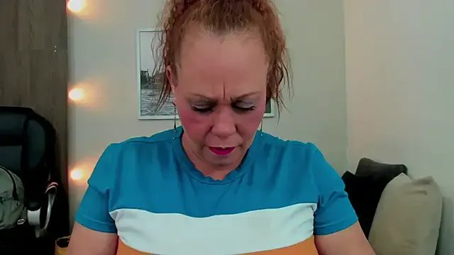 Cheryl_JONES on StripChat