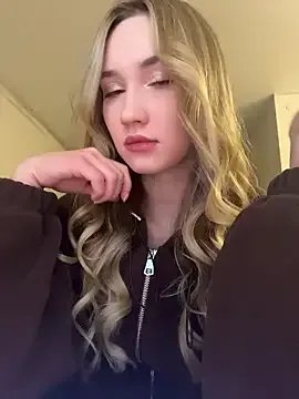 ChloeMillerMeow — More vibration more show