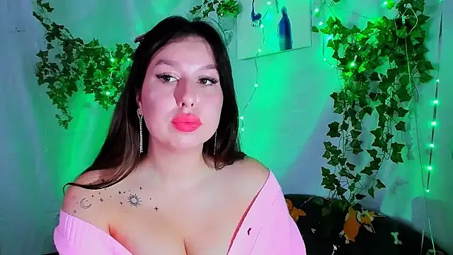 ChloeRicc on StripChat