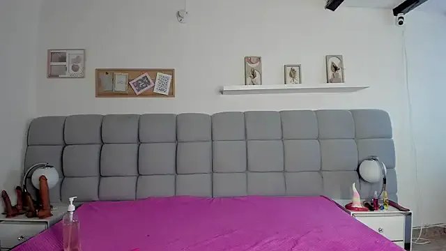 Chlooe_Zoe on StripChat