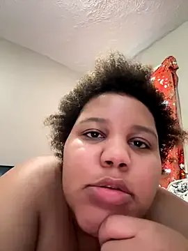chocolate_bella on StripChat
