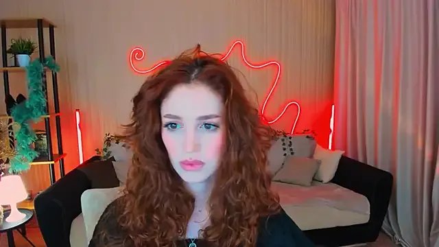 ChristinaConteeree on StripChat