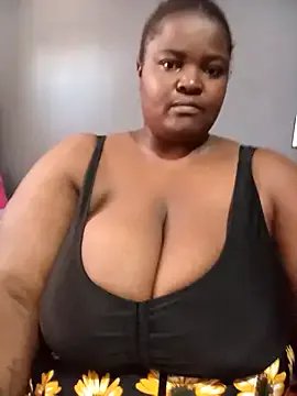 Chubbymommy201 on StripChat