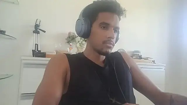 ClaraRenzi — Primeiro menage da AMIGA