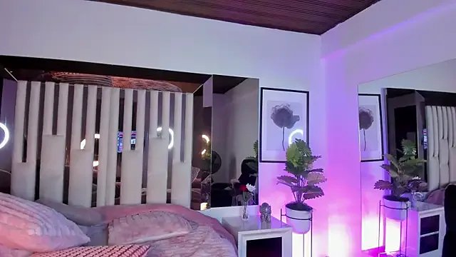 Cloee_Rainbow1 on StripChat