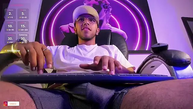 Colstorw_ on StripChat