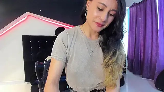 Coral_Gibson on StripChat