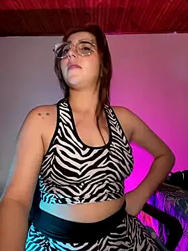 Freechat CoraVibes on StripChat