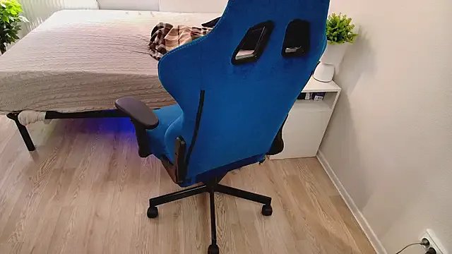 CranberryHot on StripChat