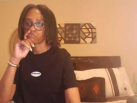 Creamyass22 on StripChat