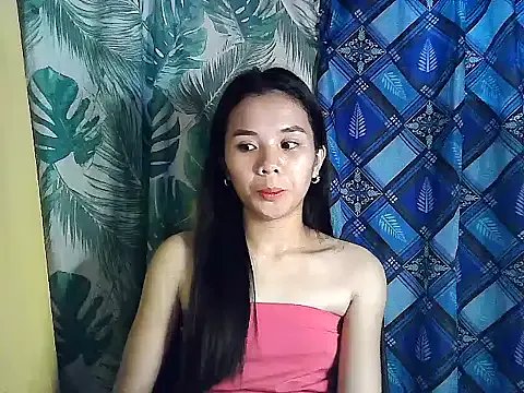 Freechat CreamyPussie4u on StripChat