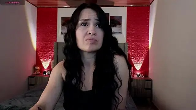 Freechat cristal_hilton_10 on StripChat