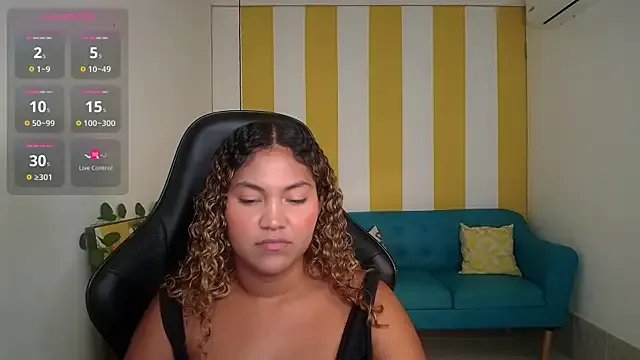 Cristal_War on StripChat