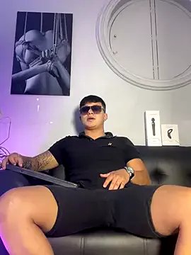 Cristopher_strong on StripChat