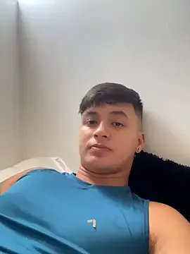 Cristopher_strong on StripChat