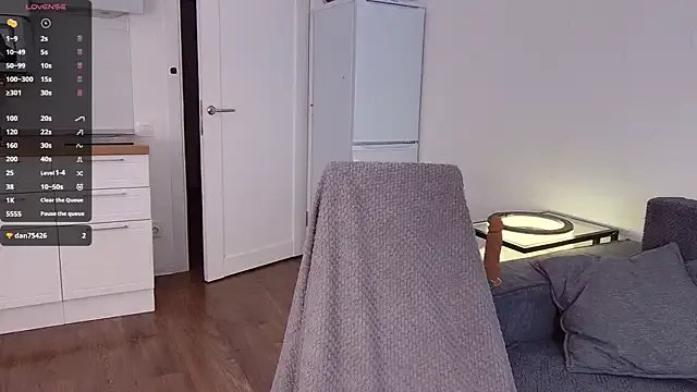 crystal_lilith on StripChat