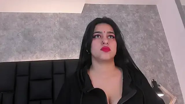 crystaldarliing on StripChat