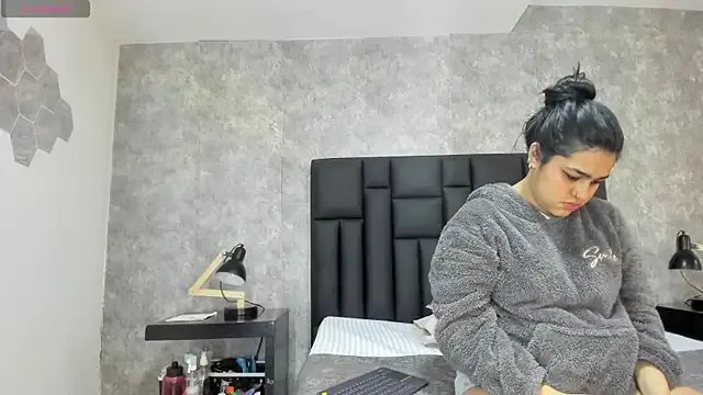 crystaldarliing on StripChat