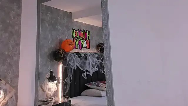 crystaldarliing on StripChat