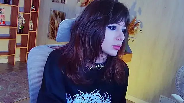 CrystallBloom on StripChat