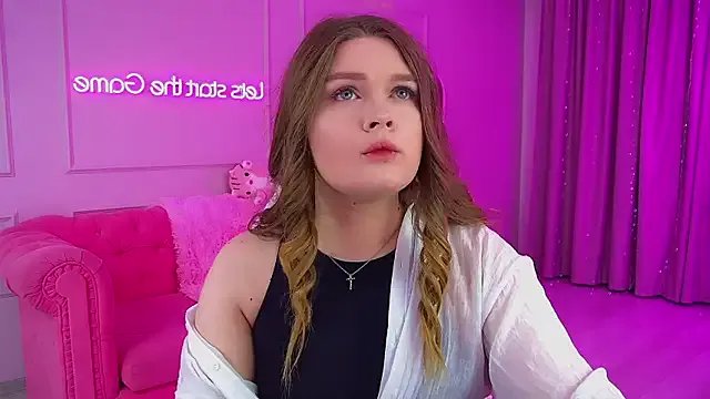 CrystalLyons on StripChat