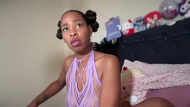 Cum2Charm on StripChat