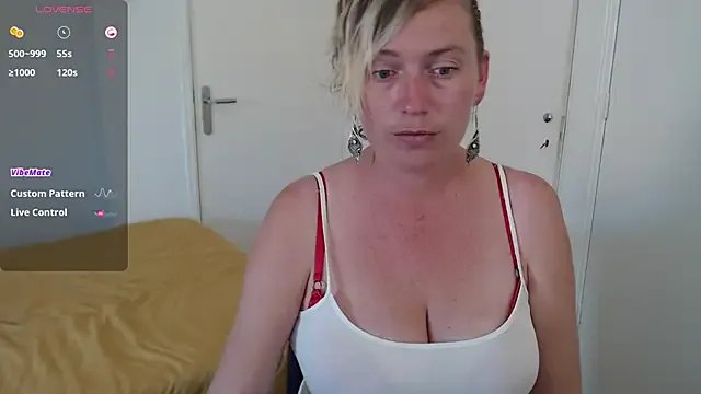 cumfun on StripChat