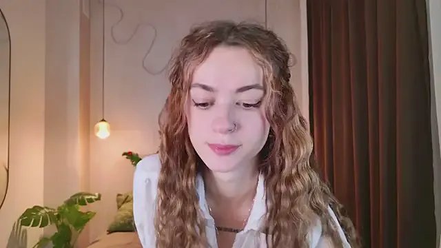 Freechat Curly_Moon on StripChat