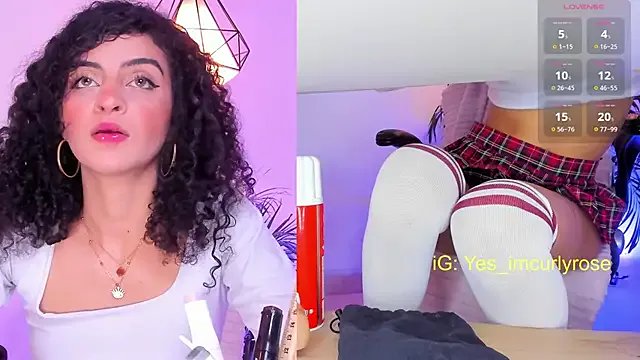 CurlyRose__ on StripChat