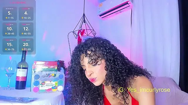 CurlyRose__ on StripChat