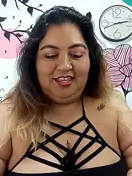 curvy_diva_ on StripChat