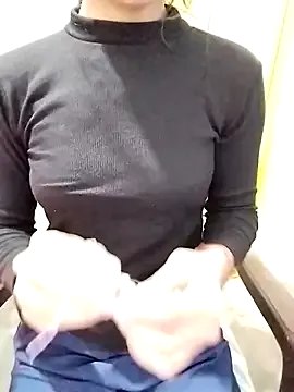 Cute-Naavya on StripChat