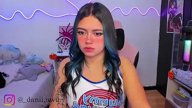 Freechat CuteDani_ on StripChat