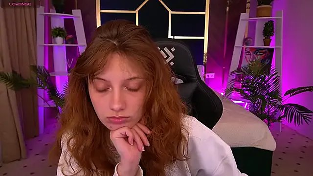 CuteeFoxy on StripChat