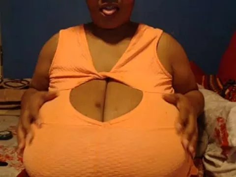 CUTEFIRMMELONSS on StripChat