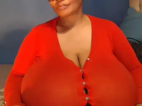 CUTEFIRMMELONSS on StripChat