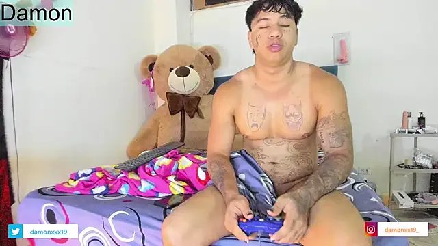 daamonxxx19 on StripChat