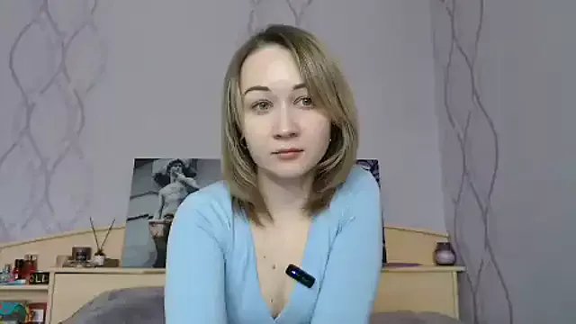 DaddysSluttyGirl2001 on StripChat